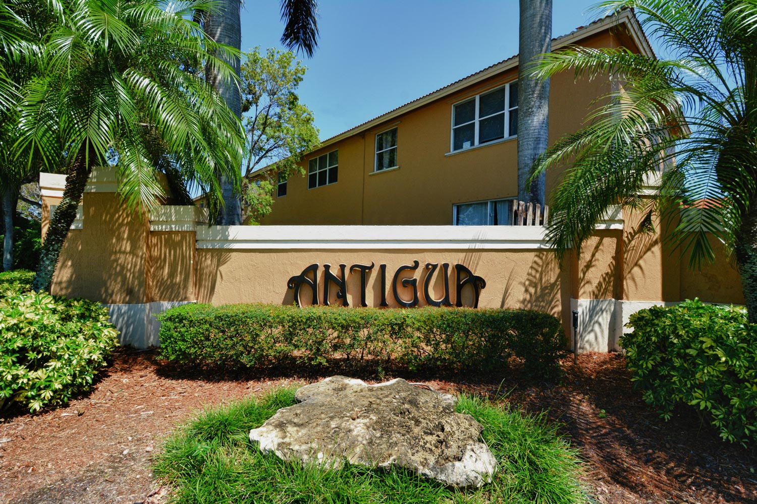 Antigua – Pembroke Pines Real Estate