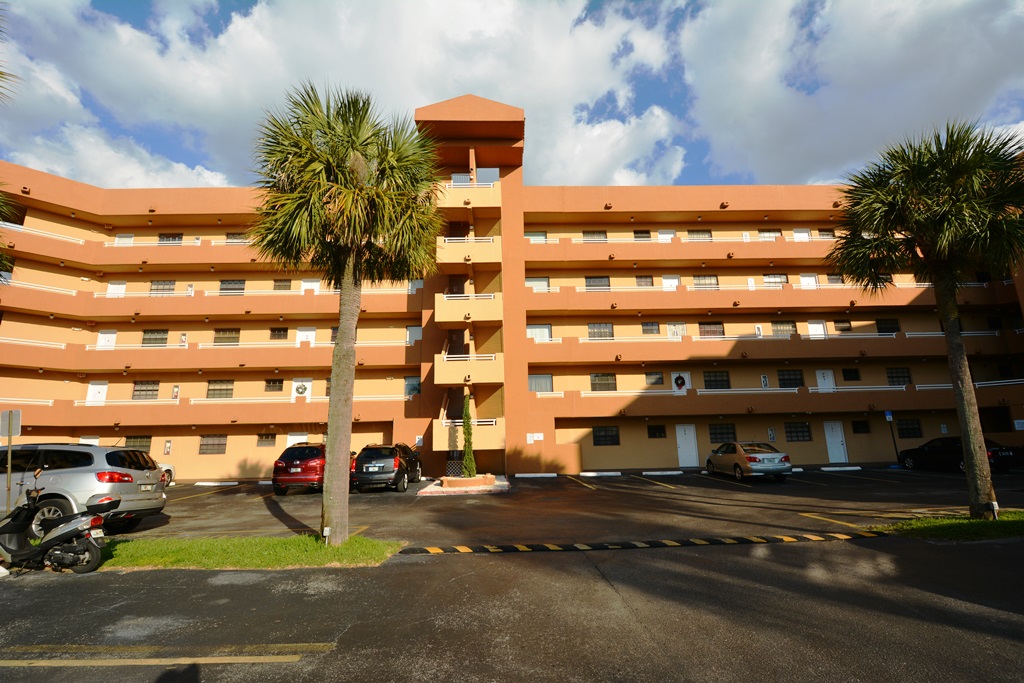 OPEN HOUSE SUNDAY, Nov 20th 14 PM Celebrity Point Condo Miami Lakes